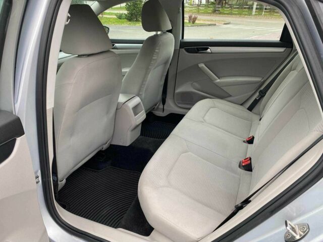 Сірий Фольксваген Пассат, об'ємом двигуна 2 л та пробігом 158 тис. км за 11900 $, фото 14 на Automoto.ua