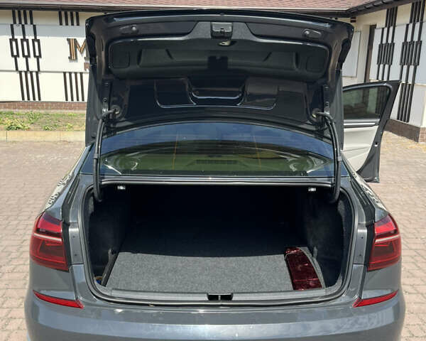 Серый Фольксваген Пассат, объемом двигателя 1.98 л и пробегом 132 тыс. км за 15500 $, фото 11 на Automoto.ua