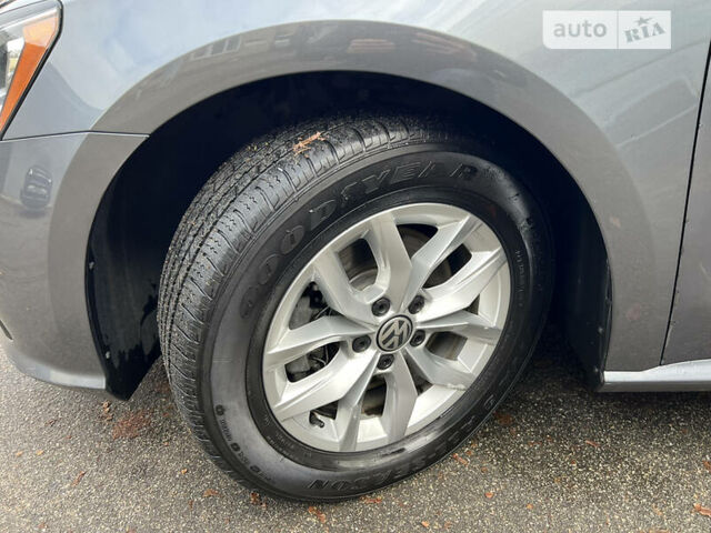 Сірий Фольксваген Пассат, об'ємом двигуна 2 л та пробігом 150 тис. км за 17000 $, фото 15 на Automoto.ua