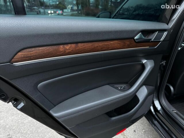 Серый Фольксваген Пассат, объемом двигателя 1.8 л и пробегом 215 тыс. км за 19990 $, фото 22 на Automoto.ua