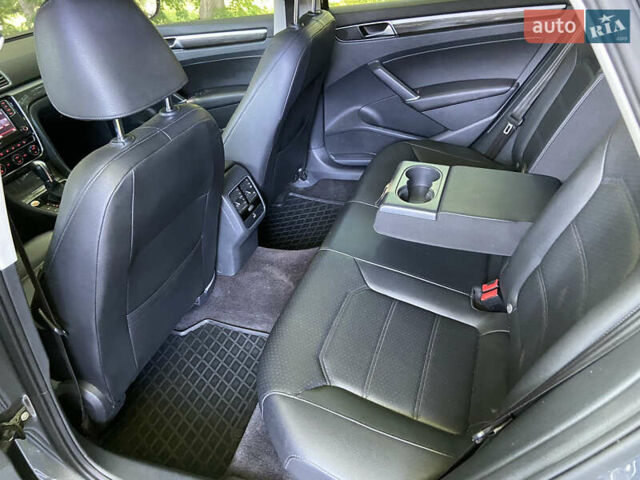 Серый Фольксваген Пассат, объемом двигателя 2 л и пробегом 106 тыс. км за 15400 $, фото 20 на Automoto.ua