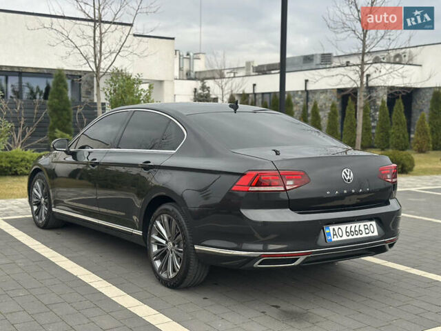 Серый Фольксваген Пассат, объемом двигателя 1.97 л и пробегом 245 тыс. км за 20500 $, фото 10 на Automoto.ua