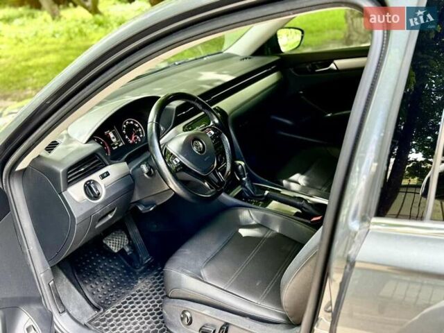 Сірий Фольксваген Пассат, об'ємом двигуна 2 л та пробігом 128 тис. км за 19000 $, фото 10 на Automoto.ua