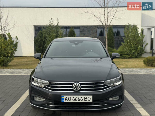 Серый Фольксваген Пассат, объемом двигателя 1.97 л и пробегом 245 тыс. км за 20500 $, фото 8 на Automoto.ua