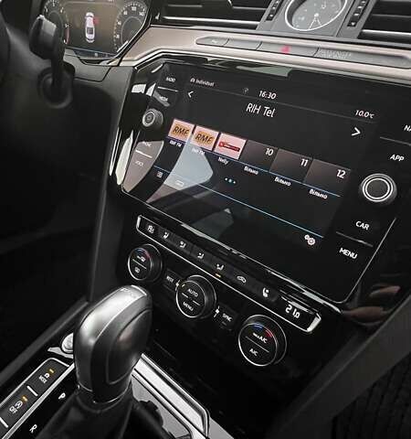 Фольксваген Пассат 2019 в Кривом Роге на Automoto.ua Серый Фольксваген Пассат, объемом двигателя 2 л и пробегом 237 тыс. км за 21000 $, фото 52 на Automoto.ua