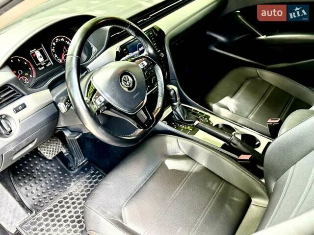 Сірий Фольксваген Пассат, об'ємом двигуна 2 л та пробігом 128 тис. км за 19000 $, фото 9 на Automoto.ua