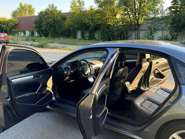 Серый Фольксваген Пассат, объемом двигателя 2 л и пробегом 67 тыс. км за 15500 $, фото 5 на Automoto.ua