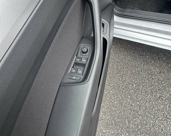 Сірий Фольксваген Пассат, об'ємом двигуна 1.8 л та пробігом 69 тис. км за 21500 $, фото 15 на Automoto.ua