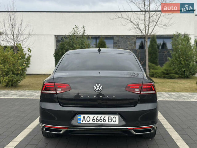 Серый Фольксваген Пассат, объемом двигателя 1.97 л и пробегом 245 тыс. км за 20500 $, фото 12 на Automoto.ua