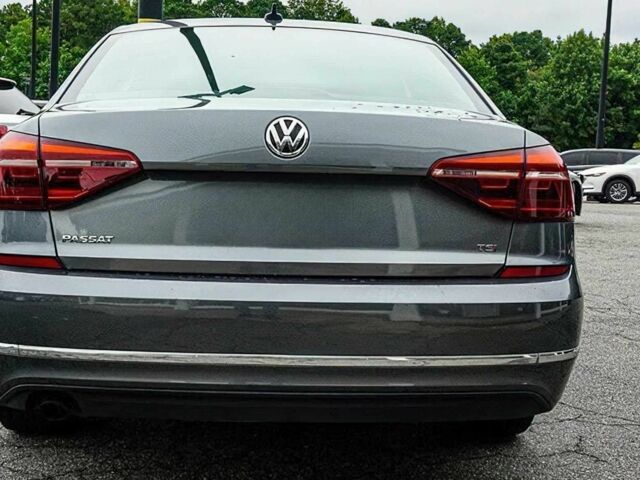 Фольксваген Пассат 2019 в Львове на Automoto.ua Серый Фольксваген Пассат, объемом двигателя 2 л и пробегом 40 тыс. км за 7500 $, фото 4 на Automoto.ua