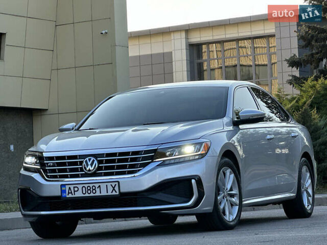 Серый Фольксваген Пассат, объемом двигателя 1.98 л и пробегом 80 тыс. км за 16000 $, фото 2 на Automoto.ua