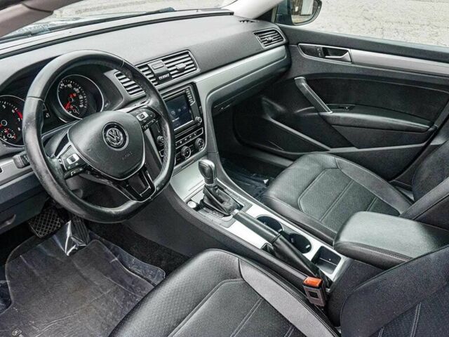 Фольксваген Пассат 2019 в Львове на Automoto.ua Серый Фольксваген Пассат, объемом двигателя 2 л и пробегом 40 тыс. км за 7500 $, фото 11 на Automoto.ua