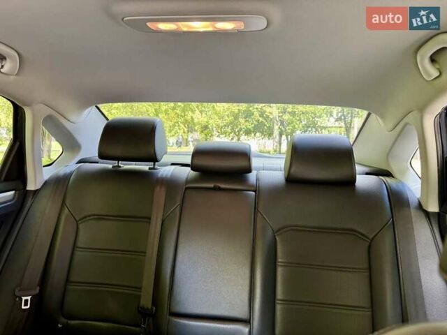 Сірий Фольксваген Пассат, об'ємом двигуна 2 л та пробігом 128 тис. км за 19000 $, фото 13 на Automoto.ua