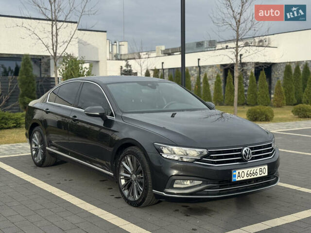 Серый Фольксваген Пассат, объемом двигателя 1.97 л и пробегом 245 тыс. км за 20500 $, фото 5 на Automoto.ua