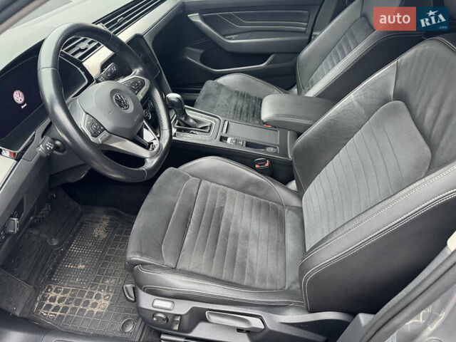 Серый Фольксваген Пассат, объемом двигателя 1.97 л и пробегом 168 тыс. км за 25500 $, фото 7 на Automoto.ua