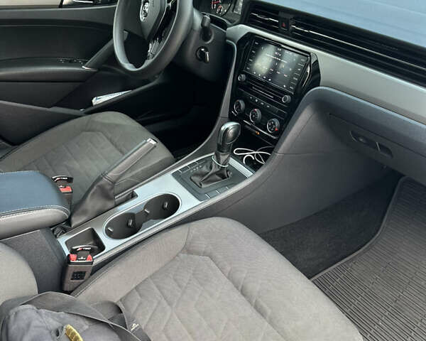 Сірий Фольксваген Пассат, об'ємом двигуна 1.98 л та пробігом 126 тис. км за 16000 $, фото 11 на Automoto.ua