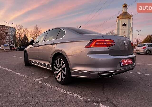 Фольксваген Пассат 2019 в Кривом Роге на Automoto.ua Серый Фольксваген Пассат, объемом двигателя 2 л и пробегом 237 тыс. км за 21000 $, фото 4 на Automoto.ua