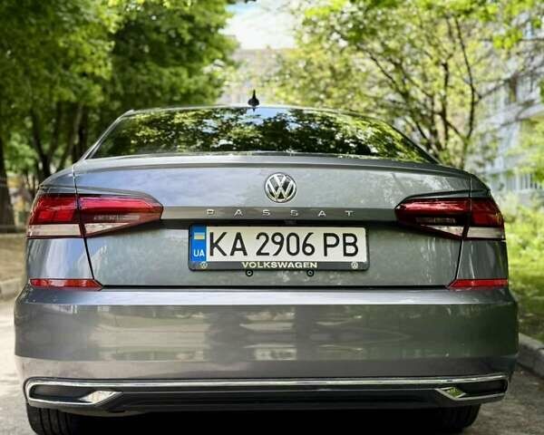 Сірий Фольксваген Пассат, об'ємом двигуна 2 л та пробігом 128 тис. км за 19000 $, фото 3 на Automoto.ua