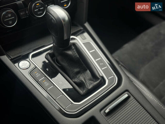 Серый Фольксваген Пассат, объемом двигателя 1.97 л и пробегом 245 тыс. км за 20500 $, фото 36 на Automoto.ua