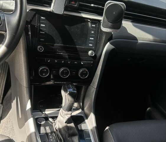 Серый Фольксваген Пассат, объемом двигателя 2 л и пробегом 150 тыс. км за 18500 $, фото 4 на Automoto.ua