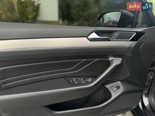 Серый Фольксваген Пассат, объемом двигателя 1.97 л и пробегом 245 тыс. км за 20500 $, фото 37 на Automoto.ua