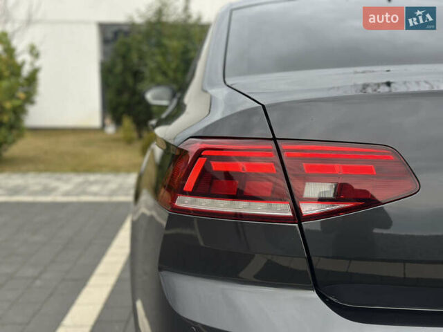 Серый Фольксваген Пассат, объемом двигателя 1.97 л и пробегом 245 тыс. км за 20500 $, фото 19 на Automoto.ua