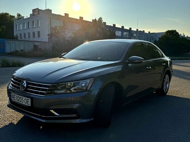 Серый Фольксваген Пассат, объемом двигателя 2 л и пробегом 67 тыс. км за 15500 $, фото 1 на Automoto.ua