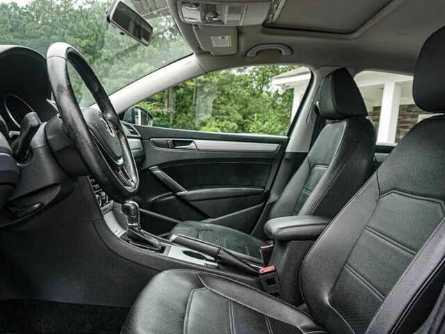 Фольксваген Пассат 2019 в Львове на Automoto.ua Серый Фольксваген Пассат, объемом двигателя 2 л и пробегом 40 тыс. км за 7500 $, фото 9 на Automoto.ua