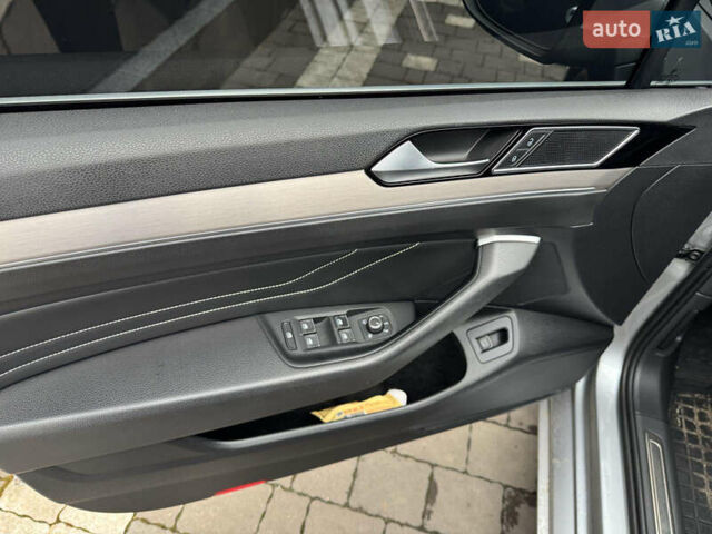 Серый Фольксваген Пассат, объемом двигателя 1.97 л и пробегом 168 тыс. км за 25500 $, фото 6 на Automoto.ua