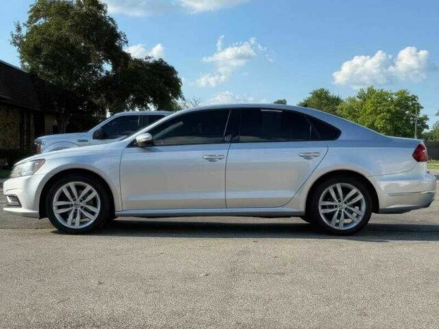 Серый Фольксваген Пассат, объемом двигателя 2 л и пробегом 88 тыс. км за 7900 $, фото 2 на Automoto.ua