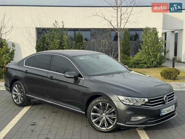 Серый Фольксваген Пассат, объемом двигателя 1.97 л и пробегом 245 тыс. км за 20500 $, фото 4 на Automoto.ua