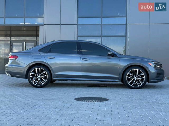 Серый Фольксваген Пассат, объемом двигателя 2 л и пробегом 183 тыс. км за 16900 $, фото 4 на Automoto.ua