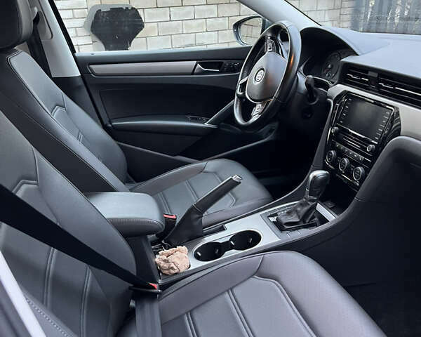 Серый Фольксваген Пассат, объемом двигателя 1.98 л и пробегом 114 тыс. км за 16000 $, фото 17 на Automoto.ua