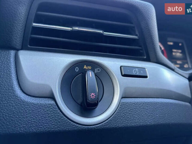 Серый Фольксваген Пассат, объемом двигателя 2 л и пробегом 155 тыс. км за 14999 $, фото 17 на Automoto.ua