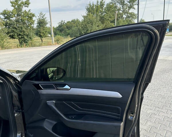 Серый Фольксваген Пассат, объемом двигателя 1.97 л и пробегом 150 тыс. км за 23500 $, фото 10 на Automoto.ua