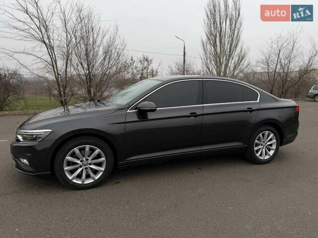 Серый Фольксваген Пассат, объемом двигателя 1.97 л и пробегом 207 тыс. км за 24000 $, фото 19 на Automoto.ua