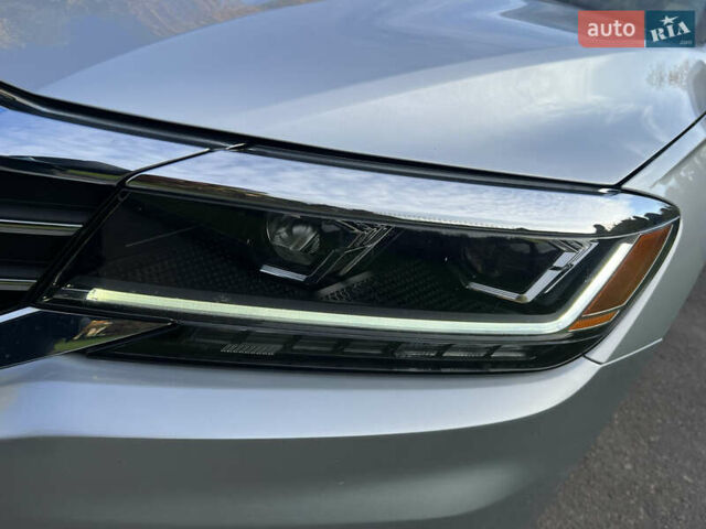 Сірий Фольксваген Пассат, об'ємом двигуна 2 л та пробігом 49 тис. км за 18800 $, фото 26 на Automoto.ua