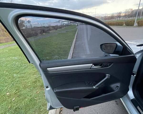 Сірий Фольксваген Пассат, об'ємом двигуна 2 л та пробігом 83 тис. км за 15600 $, фото 14 на Automoto.ua