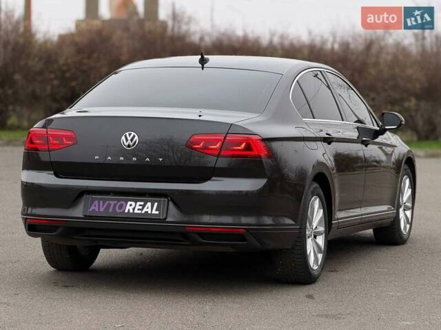 Серый Фольксваген Пассат, объемом двигателя 1.97 л и пробегом 207 тыс. км за 24000 $, фото 34 на Automoto.ua