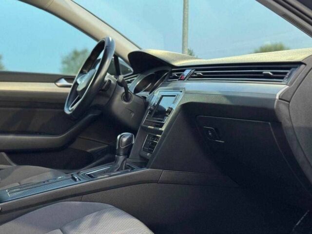 Сірий Фольксваген Пассат, об'ємом двигуна 2 л та пробігом 75 тис. км за 14300 $, фото 16 на Automoto.ua