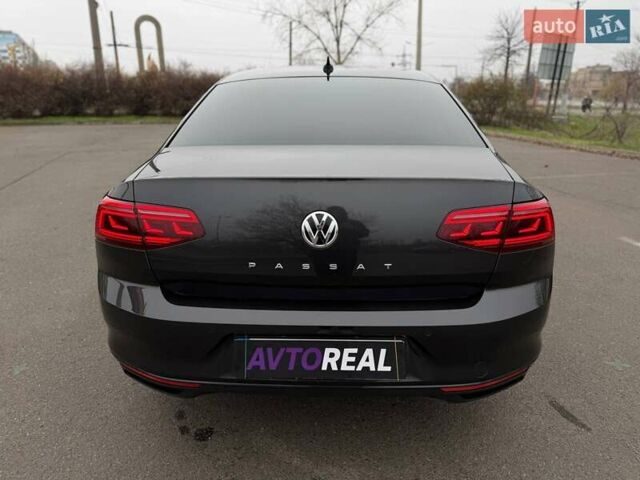 Серый Фольксваген Пассат, объемом двигателя 1.97 л и пробегом 207 тыс. км за 24000 $, фото 51 на Automoto.ua