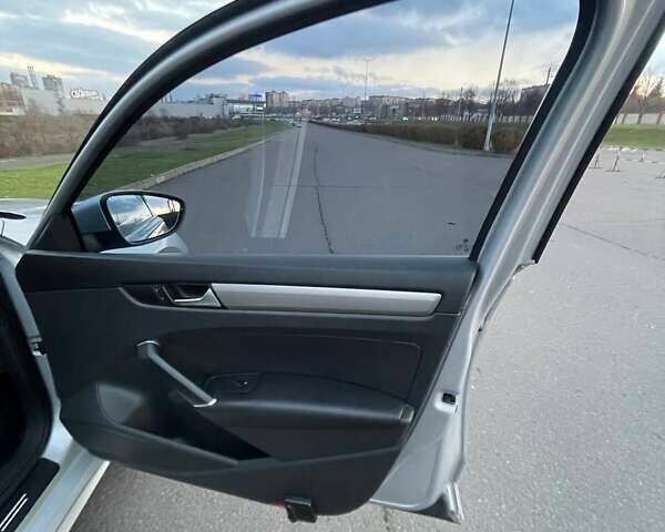 Сірий Фольксваген Пассат, об'ємом двигуна 2 л та пробігом 83 тис. км за 15600 $, фото 11 на Automoto.ua