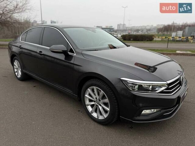 Серый Фольксваген Пассат, объемом двигателя 1.97 л и пробегом 207 тыс. км за 24000 $, фото 32 на Automoto.ua