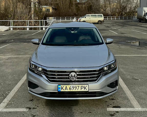 Серый Фольксваген Пассат, объемом двигателя 2 л и пробегом 155 тыс. км за 14999 $, фото 1 на Automoto.ua