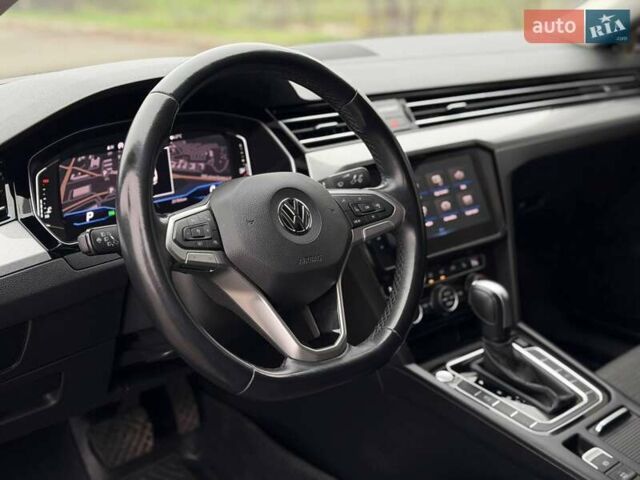 Серый Фольксваген Пассат, объемом двигателя 1.97 л и пробегом 207 тыс. км за 24000 $, фото 77 на Automoto.ua