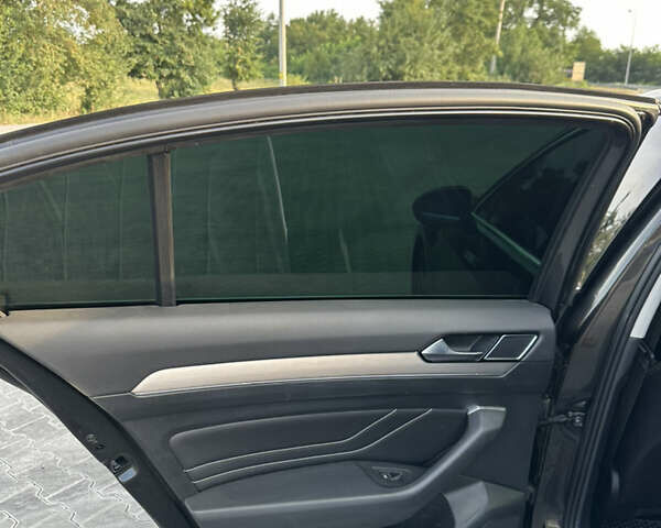 Серый Фольксваген Пассат, объемом двигателя 1.97 л и пробегом 150 тыс. км за 23500 $, фото 20 на Automoto.ua