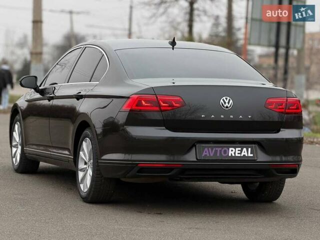 Серый Фольксваген Пассат, объемом двигателя 1.97 л и пробегом 207 тыс. км за 24000 $, фото 38 на Automoto.ua