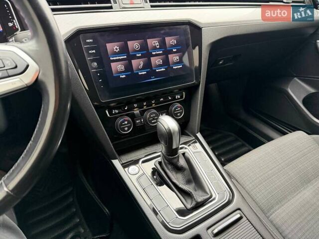 Серый Фольксваген Пассат, объемом двигателя 1.97 л и пробегом 207 тыс. км за 24000 $, фото 111 на Automoto.ua