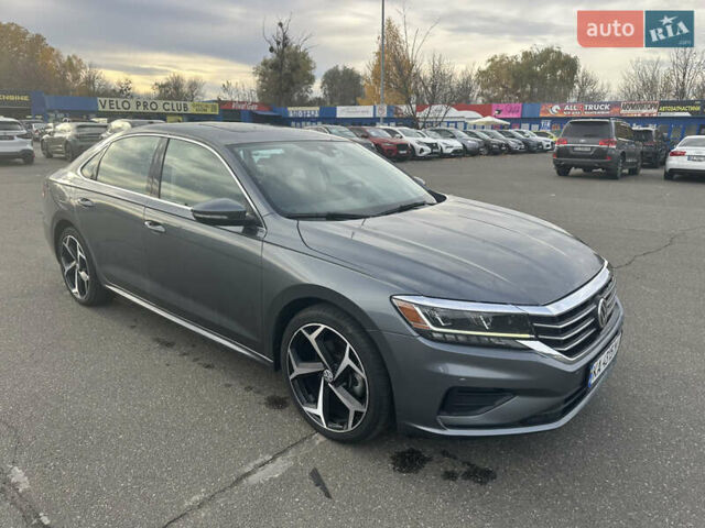 Фольксваген Пассат 2020 в Киеве на Automoto.ua Серый Фольксваген Пассат, объемом двигателя 2 л и пробегом 129 тыс. км за 17999 $, фото 14 на Automoto.ua