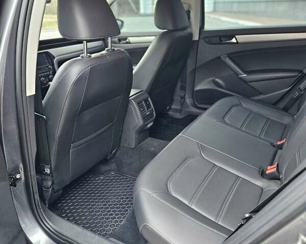 Сірий Фольксваген Пассат, об'ємом двигуна 1.98 л та пробігом 160 тис. км за 16280 $, фото 10 на Automoto.ua